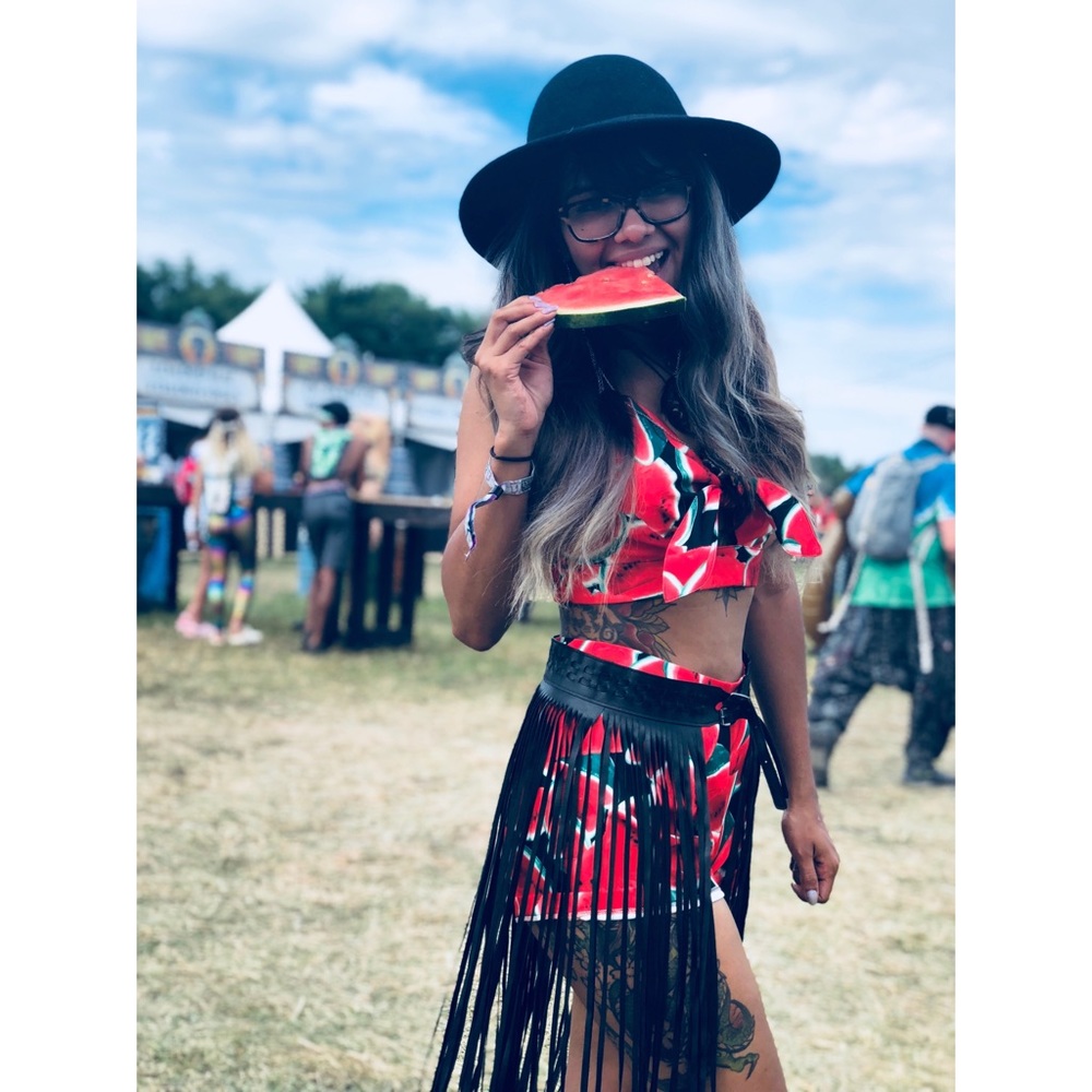 Meet your Posher, Crystal